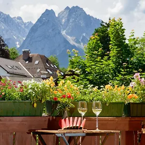 Fantastic Mountains Apartment Garmisch-Partenkirchen